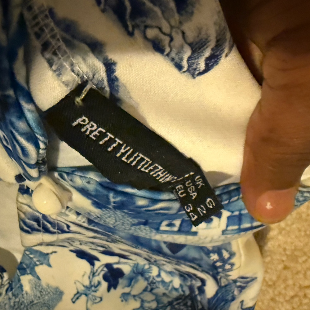 PrettyLittleThing Blue and White Artistic Dress - Picture 2 of 4